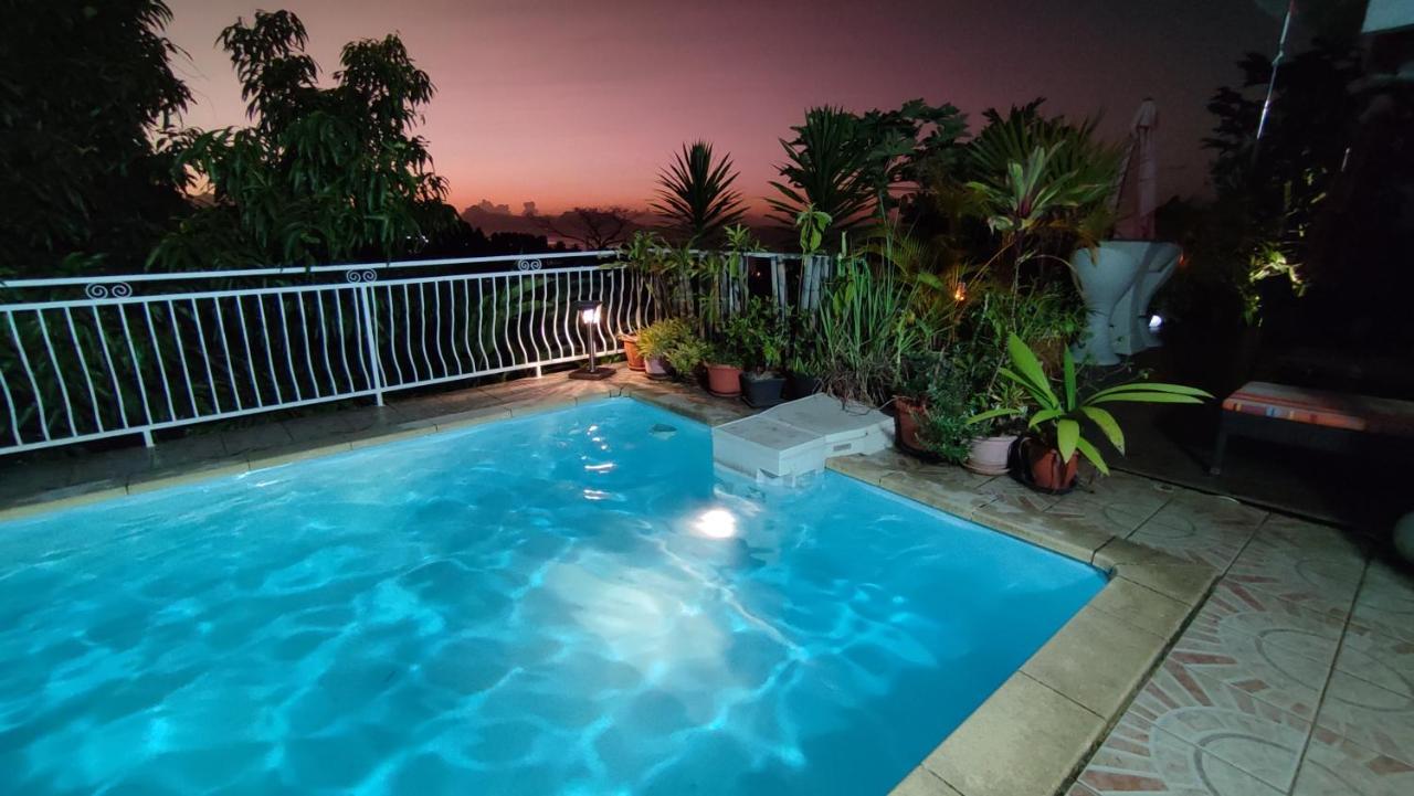 Manava Tahara'A Home Stay Mahina Exterior photo